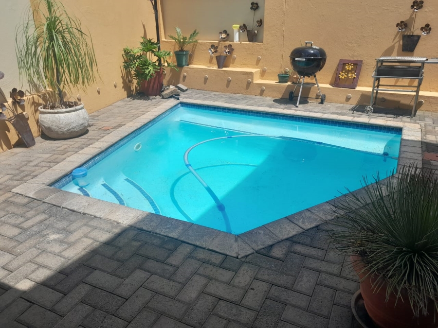 4 Bedroom Property for Sale in Cashan North West